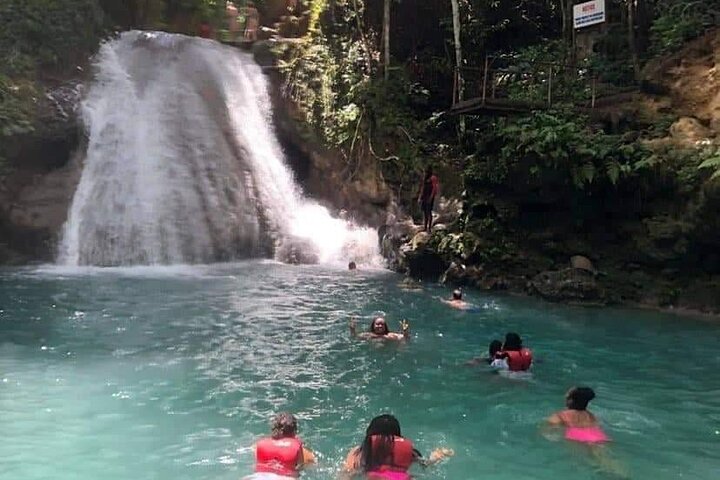 Jamaica Blue Hole, Konoko Falls, River Tubing and Riding Horse