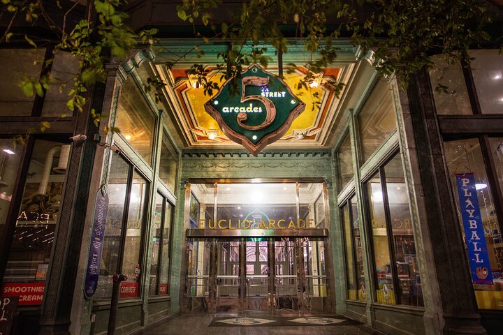 Phantom's Parade on Prospect: Cleveland Ghost Tours