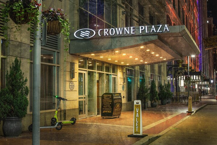 Phantom's Parade on Prospect: Cleveland Ghost Tours