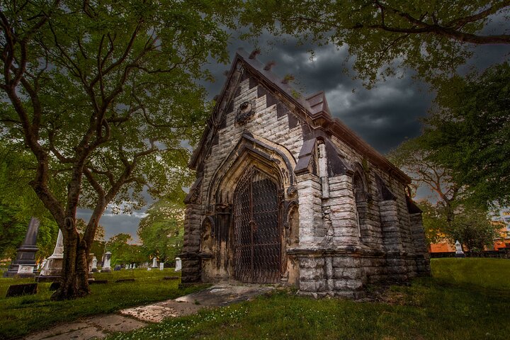 Phantom's Parade on Prospect: Cleveland Ghost Tours