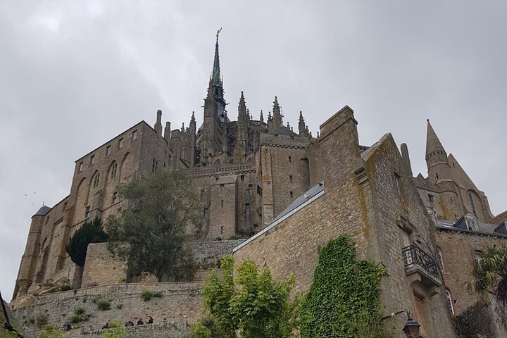Mont Saint Michel: Explore History and Scenic Views
