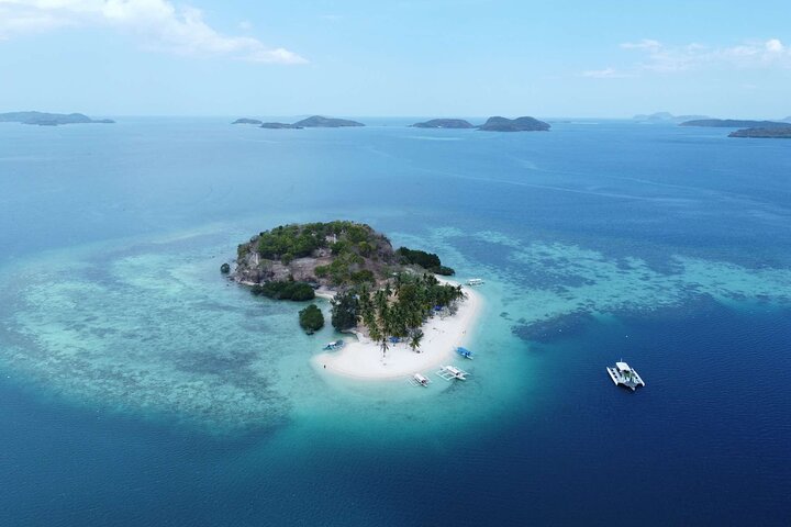 Coron Luxury Trimaran: The Premier Island Tour