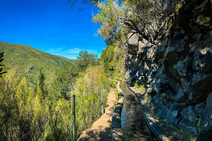 25 Fountains Levada: Hiking Tour in Madeira Rabaçal Valley (PR6)