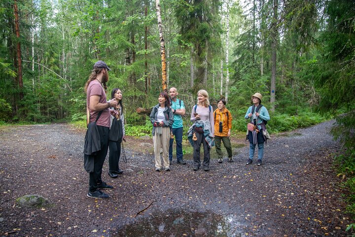 Helsinki: Nuuksio National park hiking with campfire lunch