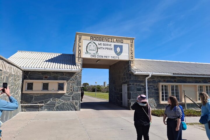 Robben Island Ferry Ticket &Guided Prison Tour with Pick-up& back