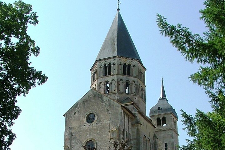 Cluny abbey private guided tour with your official tour guide !