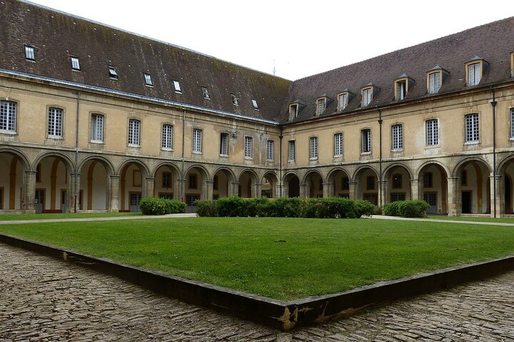 Cluny abbey private guided tour with your official tour guide !