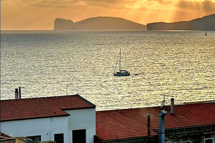 Sunset tour on a sailing boat with aperitif or dinner