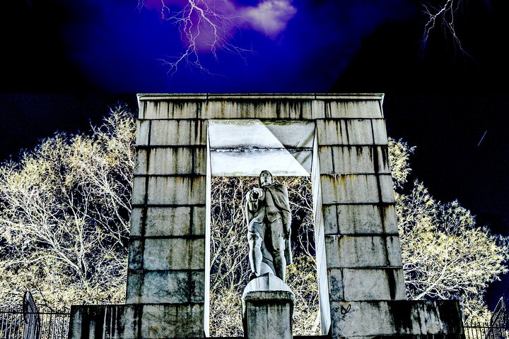 Providence Ghost Tours: Phantoms, Poltergeists, & Pestilence