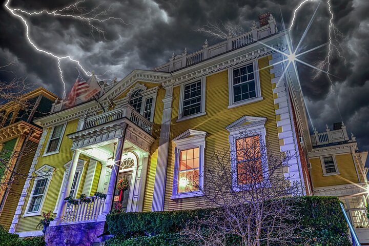 Providence Ghost Tours: Phantoms, Poltergeists, & Pestilence