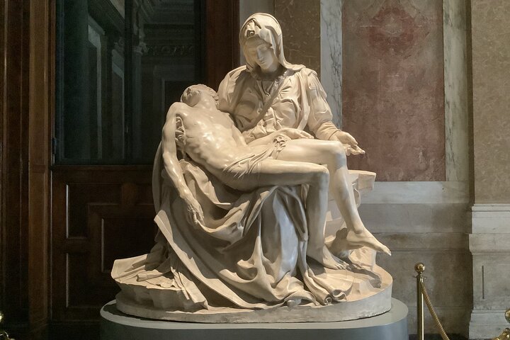 Rome: Vatican Museums & Sistine Chapel Fast Entry -Optional Guide