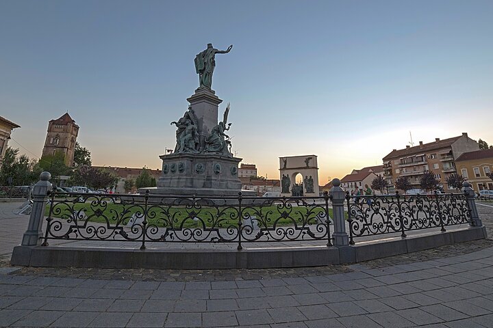 Classic Tour of Arad