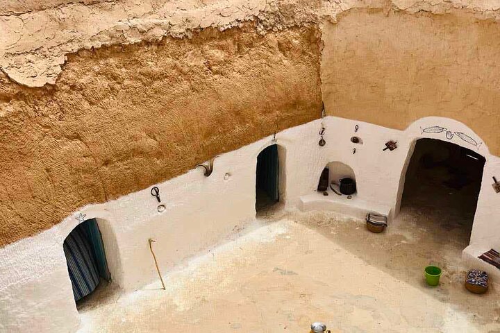 2 Day Private Desert Adventure to Tunisia Sahara Camp and Ruins