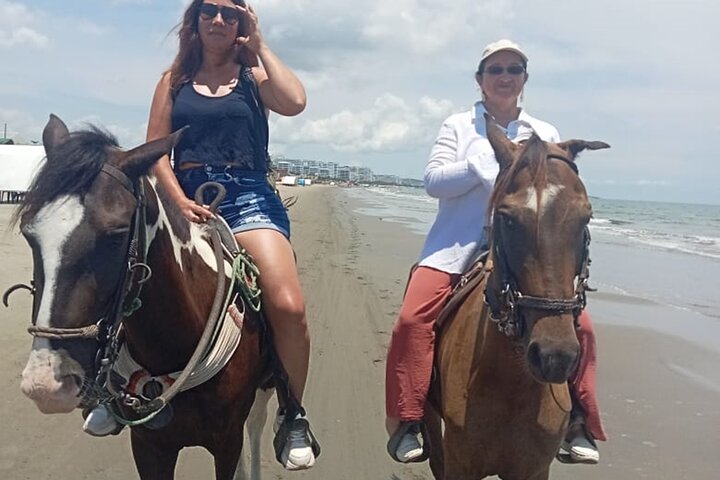 Horseback riding on the beaches of Cartagena