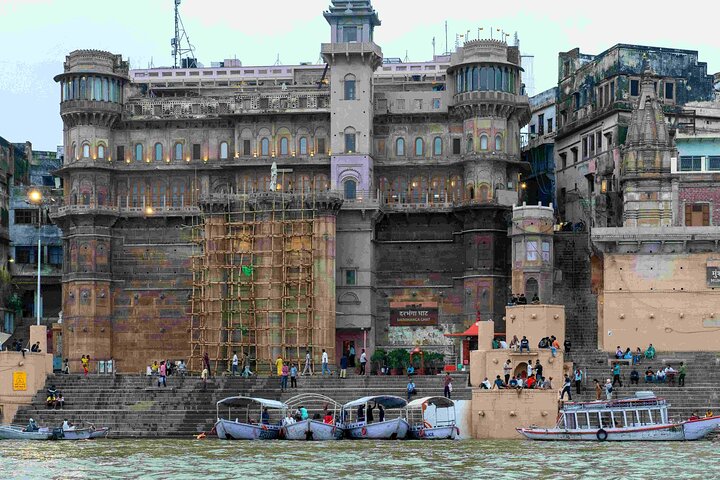 Varanasi Morning Yoga Ganga Aarti and Guided Ghat Tour