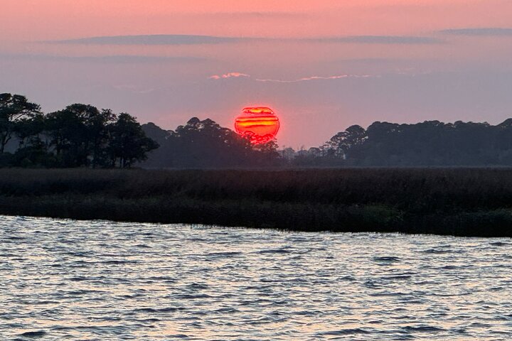 Private Charleston Sunset & Dolphin Cruise