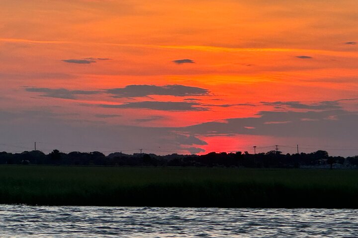Private Charleston Sunset & Dolphin Cruise