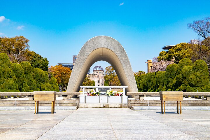 Hiroshima and Miyajima 1 Day Bus Tour With lunch