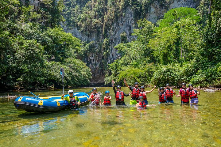 Tour to Río Claro and La Caverna del Cóndor