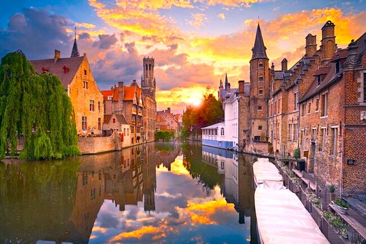 Best Bruges Cruise-Friendly Tour including Canal Boat Ride