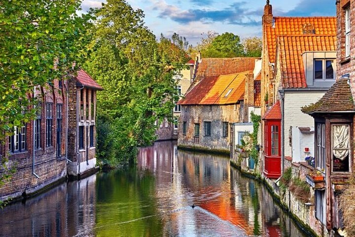 Deluxe Bruges Excursion and Canal Cruise from Cruise Terminal