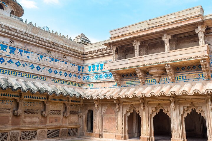 A Trip of Khajuraho, Orchha, Gwalior, Jhansi from Delhi in 5 Day