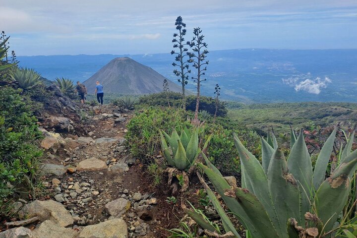 Santa Ana Volcano Hike & Lunch at Coatepeque Lake (Private Tour)