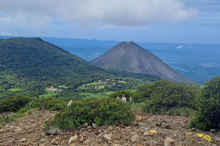 Santa Ana Volcano Hike & Lunch at Coatepeque Lake (Private Tour)