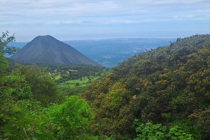 Santa Ana Volcano Hike & Lunch at Coatepeque Lake (Private Tour)