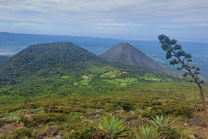 Santa Ana Volcano Hike & Lunch at Coatepeque Lake (Private Tour)