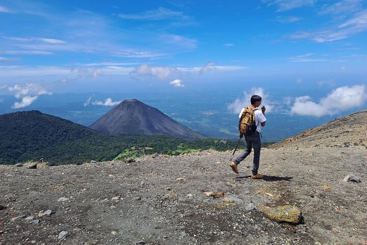 Santa Ana Volcano Hike & Lunch at Coatepeque Lake (Private Tour)