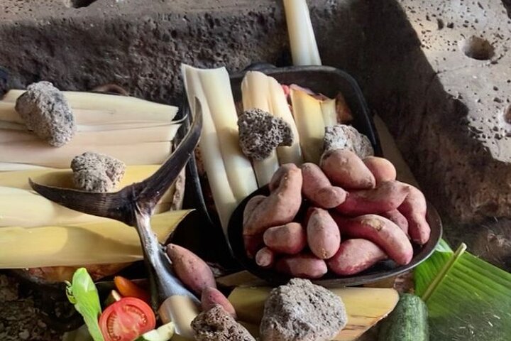 Easter Island Dinner Show with Transport
