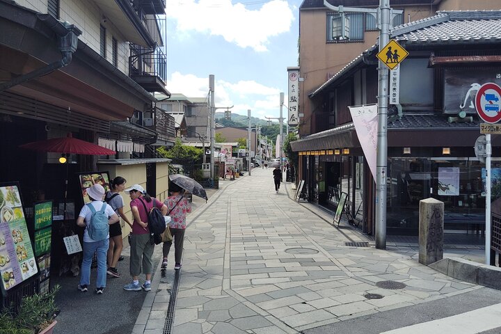 Kyoto: Enjoy Byodoin Temple and Tea Sweets