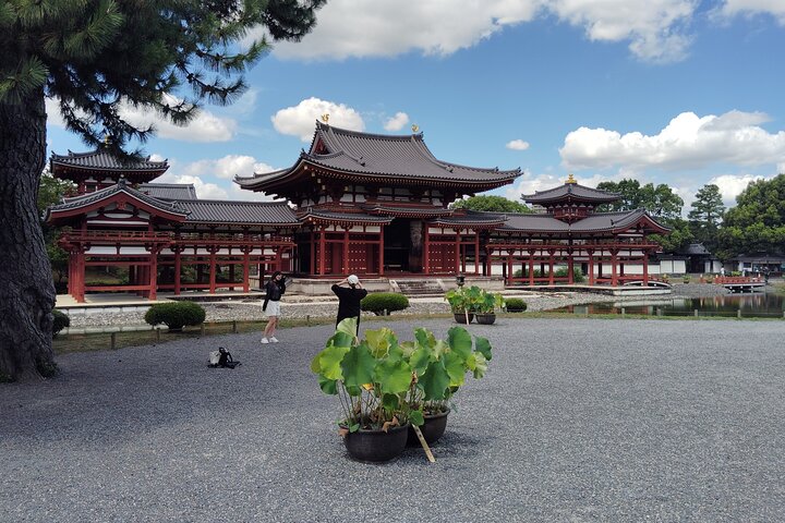 Kyoto: Enjoy Byodoin Temple and Tea Sweets