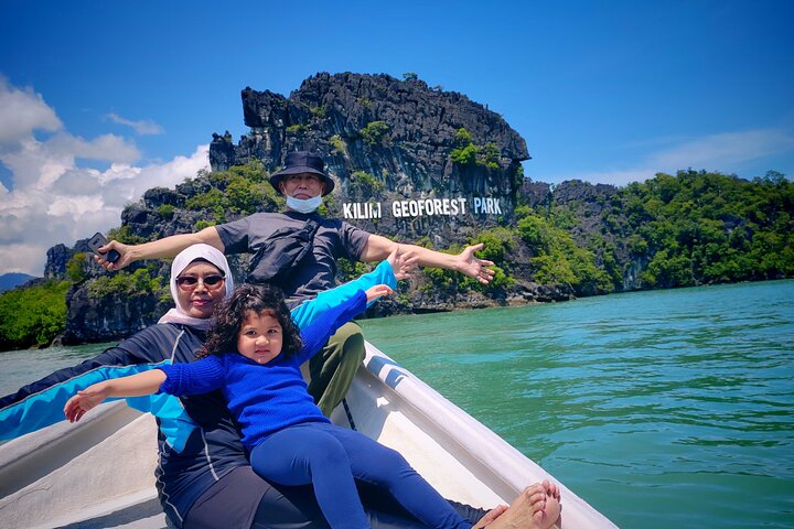 Langkawi Private Tour Highlights with Cable Car and Sky Bridge