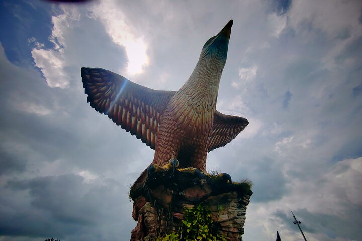 Langkawi Private Tour Highlights with Cable Car and Sky Bridge