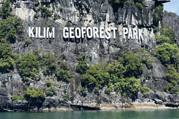 Langkawi Private Tour Highlights with Cable Car and Sky Bridge