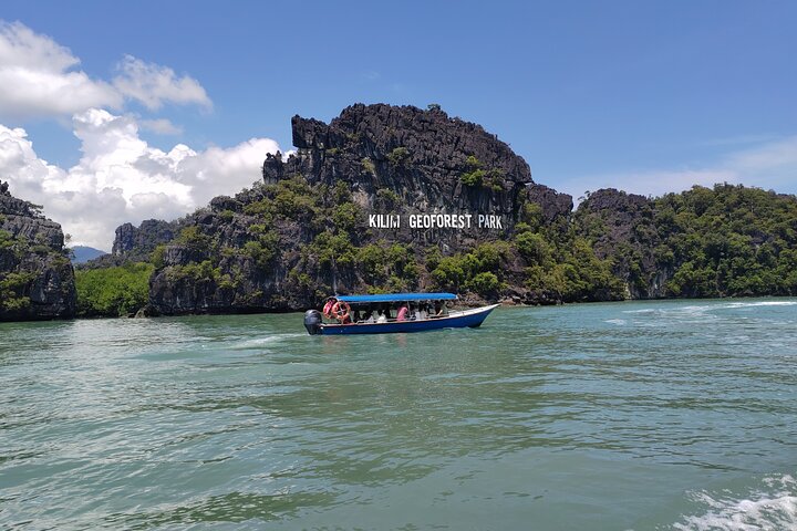 Langkawi Private Tour Highlights with Cable Car and Sky Bridge