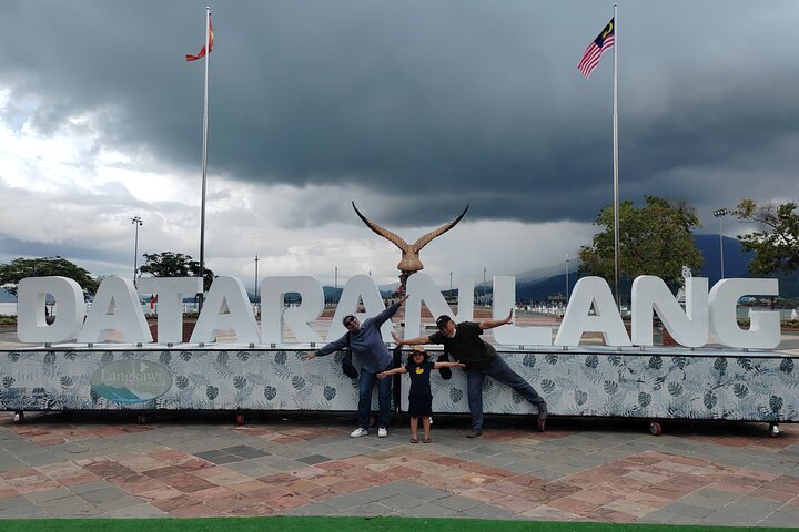 Langkawi Private Tour Highlights with Cable Car and Sky Bridge