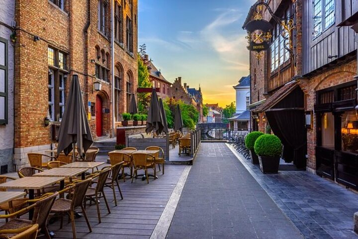 Deluxe Bruges Excursion and Canal Cruise from Cruise Terminal