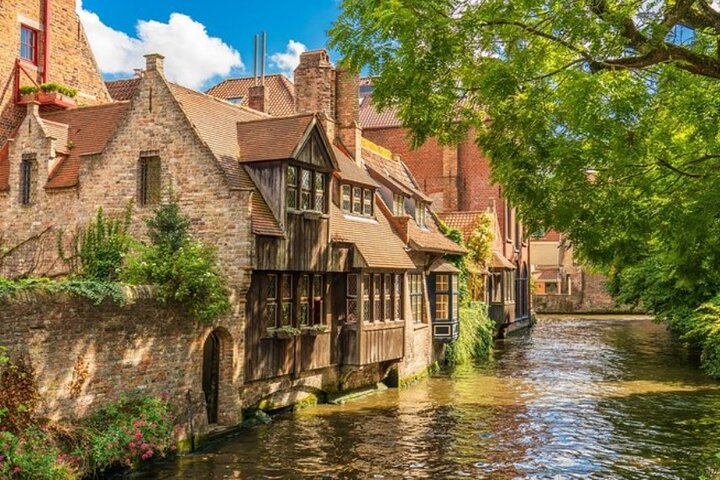 Deluxe Bruges Excursion and Canal Cruise from Cruise Terminal