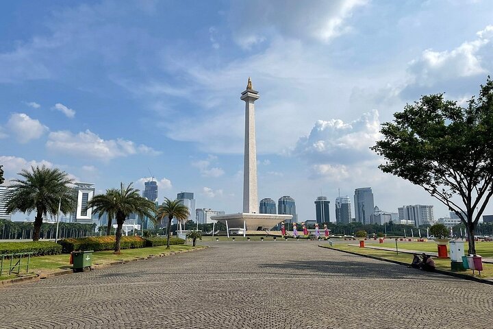 Jakarta Half-Day Guided Tour with a Private Fun Local Host