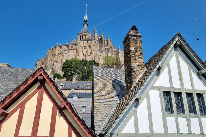 2 hour guided tour of Mont Saint Michel, abbey ticket included