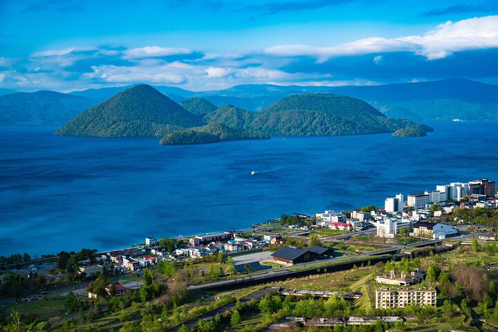 Hike Mt. Usu and visit Lake Toya Day Tour