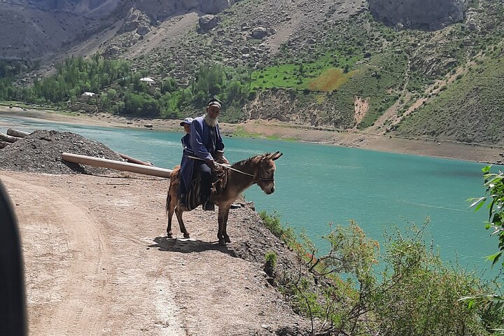 Iskanderkul & Seven Lakes: 2-Day Mountain Adventure from Dushanbe