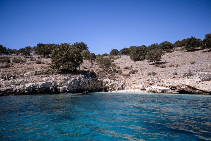 Saranda:Boat Tour to Kakome,Hidden Cave & Beaches,with snorkell.