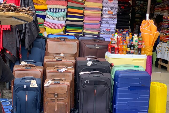 Cape Coast, Ghana Kotokraba Market – Guided Experience