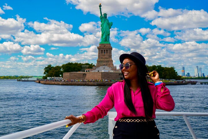 New York City 90-Minute Cruise: Lady Liberty, Bridges and Skyline
