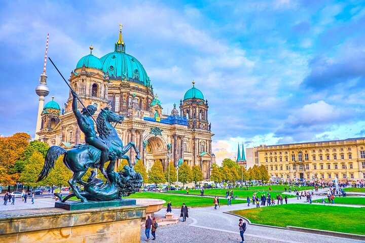Full Day Tour of Berlin from Warnemunde and Rostock Cruise Port