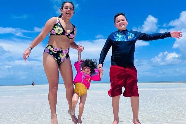 All-Inclusive Sandbar Safari with Dolphin Playground Encounter